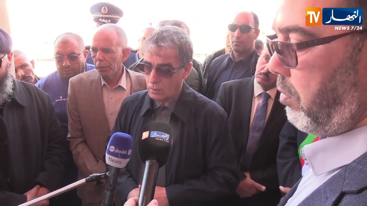 والي الاغواط لمقاول..أنجزنا مدرسة في ستة أشهر وأنت مركز بريد 12 شهر! ماشي خدمة ..