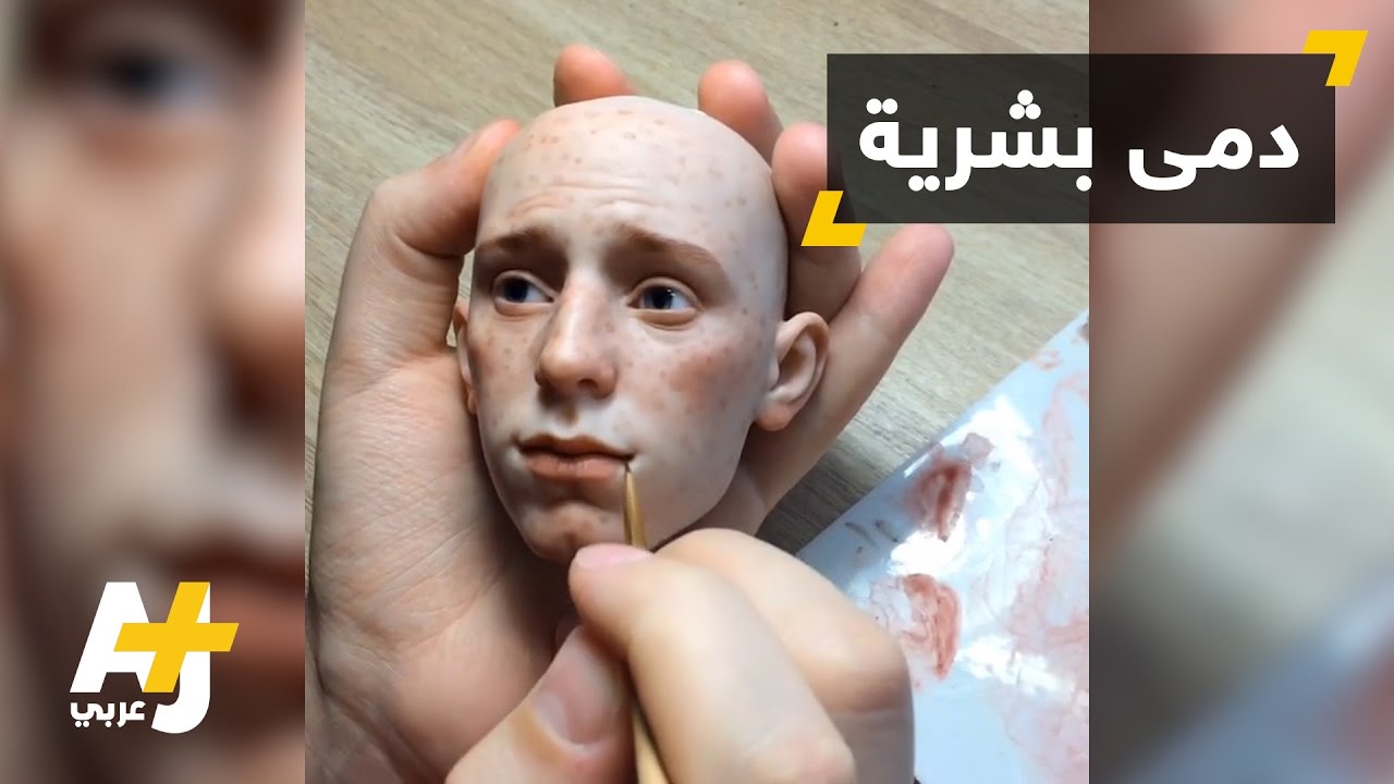 فنان روسي يصنع دمى كأنها حقيقية
