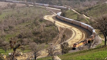 BNSF 3-locomotive rake snakes up with an auto rake at Tehachapi Loop (1 of 5)