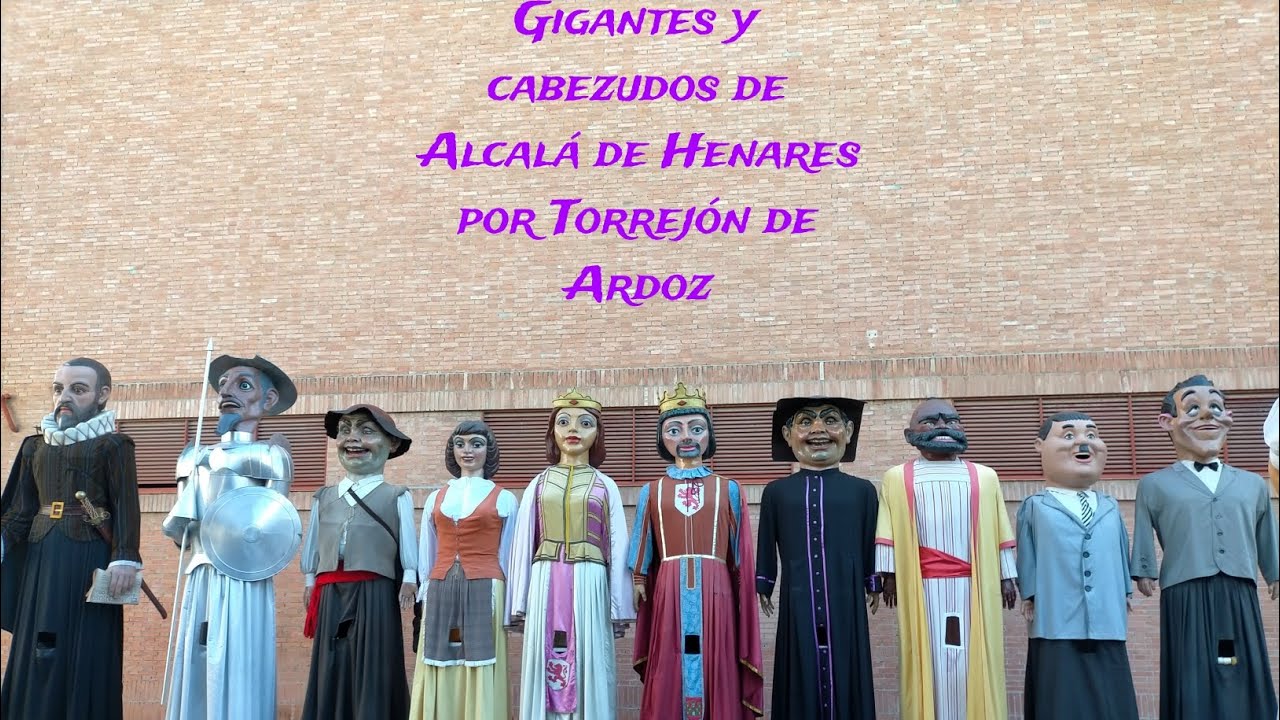 Gigantes y cabezudos de Alcalá de Henares en Torrejón de Ardoz 2023