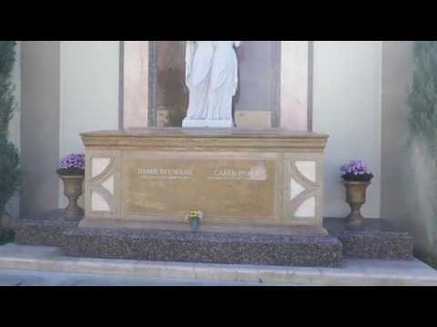 Debbie Reynolds Carrie Fisher Grave Forest Lawn LA CA USA 2-20-2020 ...