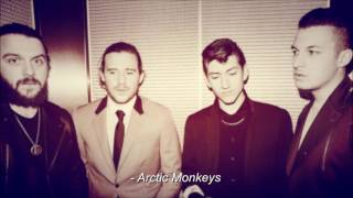 Tradução de Love Machine (Máquina de Amor) - Arctic Monkeys