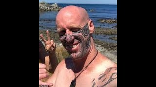 Australian-based Māori man  refused restaurant entry because of his tā moko