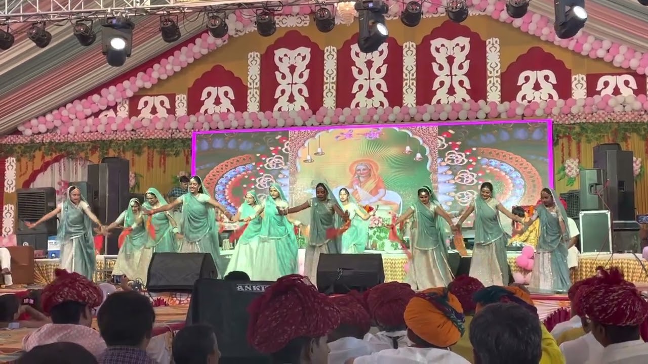 Ghav vopari aai mata mandir me jordar ledis dance program
