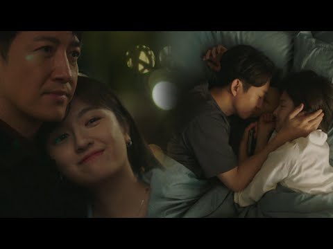 President Li's sweet words lure Mu Jia into bed, where they share an intimate night together.