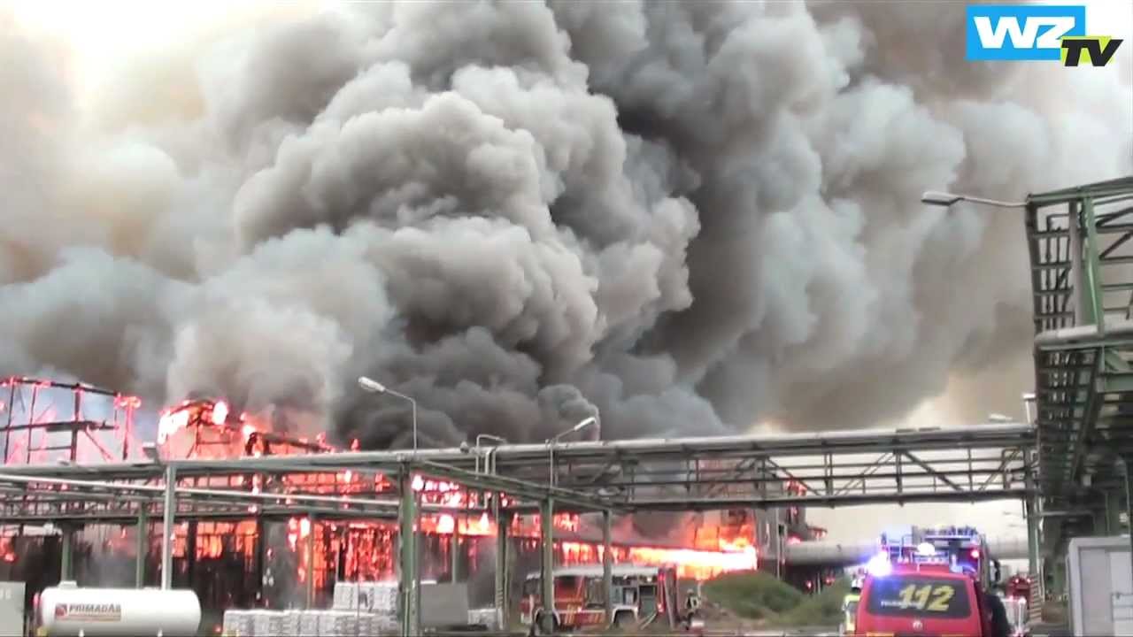 Grobrand im Krefelder Hafen