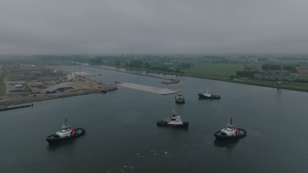 Klaar voor vertrek! Eerste tunneldeel verlaat het bouwdok in Zeebrugge
