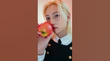 Felix Special MC for fridge interview preview, on October 16, 7pm kst  #straykids #felix