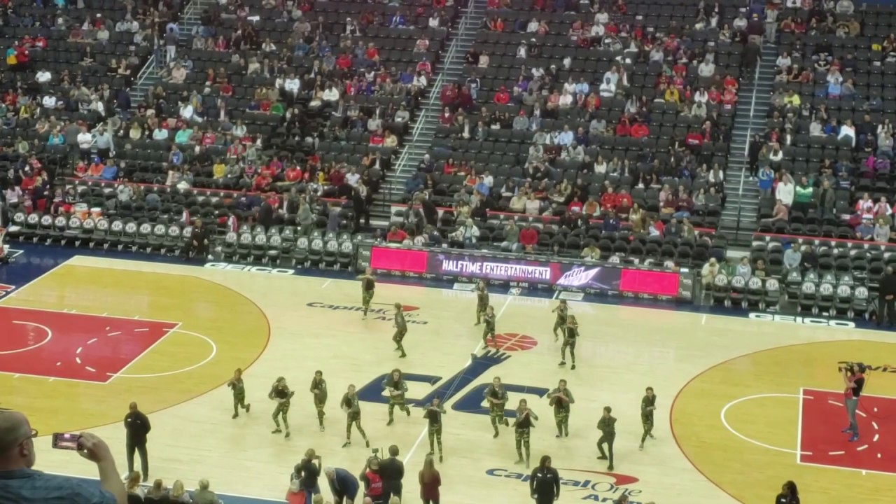 AMAZING Wizards vs. Bulls Half-time Performance
