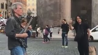 ฟังนักดนตรีข้างถนนที่กรุงโรม - พี สะเดิด | Italy