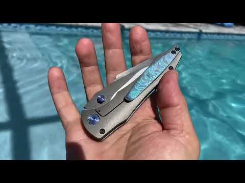 Shady Great White framelock