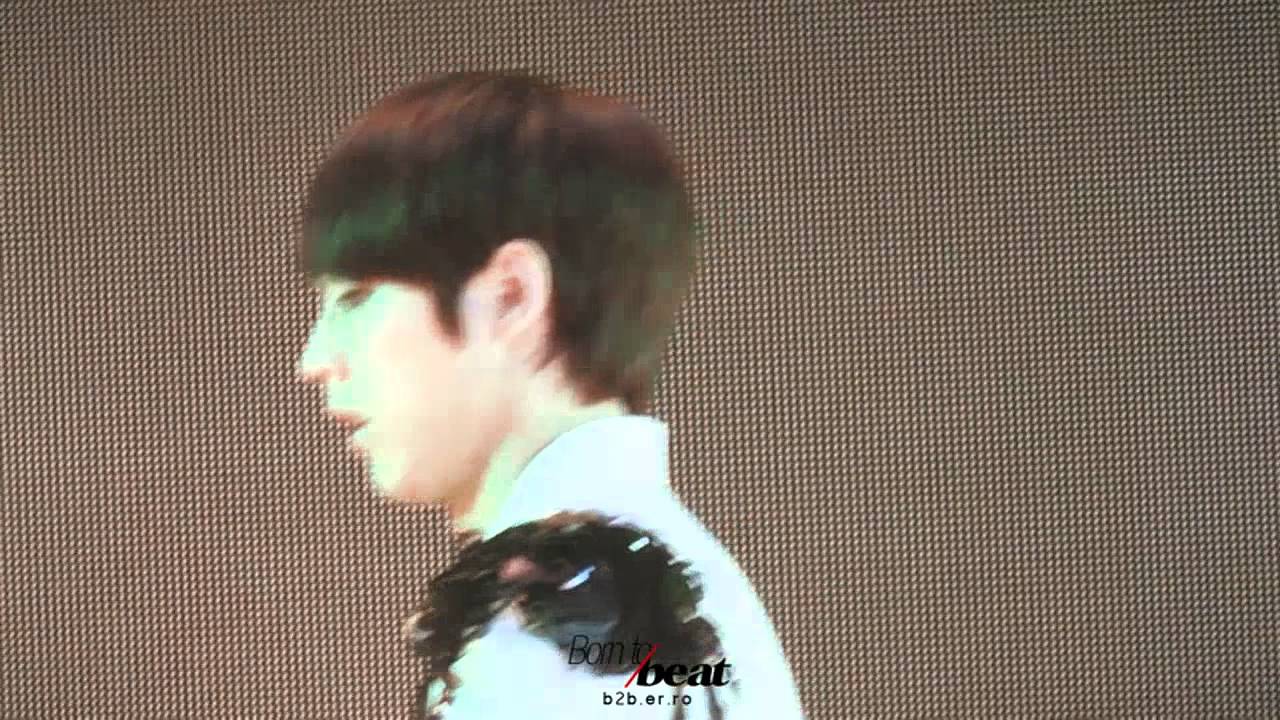 [FANCAM] 120414 BTOB Minhyuk - Insane (Full Ver.) @ Lotte World Amazon Mini Concert