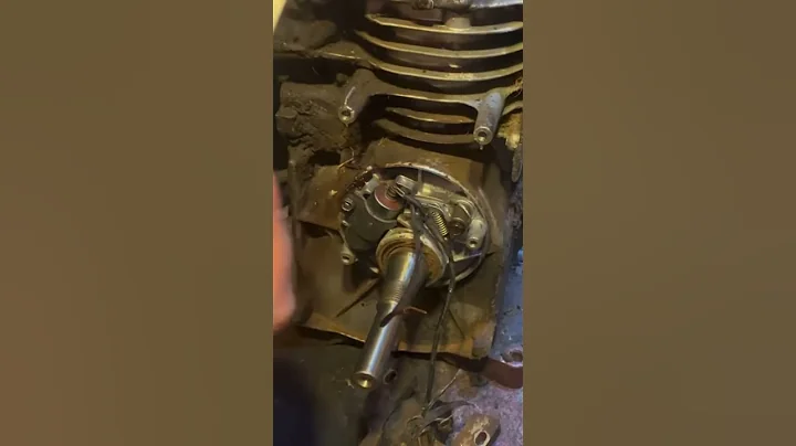 How to set the points gap on a points & condenser ignition system 🔧• #howto #briggs  #shorts