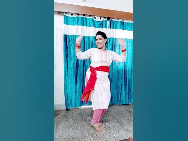 U.P bala thumka lagao ki hero jaisa naach ke dekhau #govinda#song #poonam #dance #viral #video