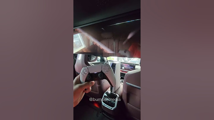 Playing PS5 on 8K Screen in BMW 7 Series