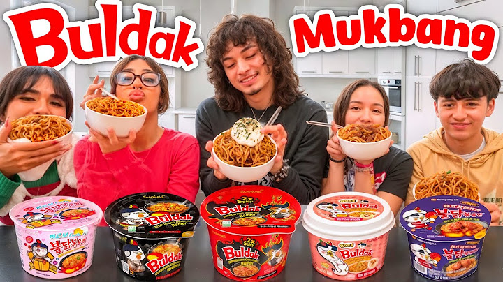 BULDAK NOEDEL MUKBANG (GEWORDEN IN HET WILD)
