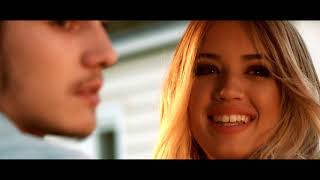 Video thumbnail of "Lidia Ferrer , Sak Luke - Solo Hay Una (Official Video)"