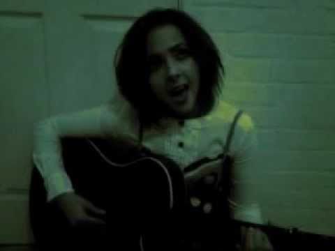Listen to Luna (A.K.A Tara Pendergast) plays original song "Poison" live.