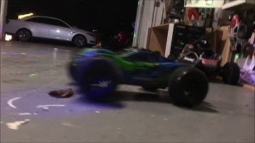 Traxxas Rustler 4x4 VXL - Drifting in the New Year!