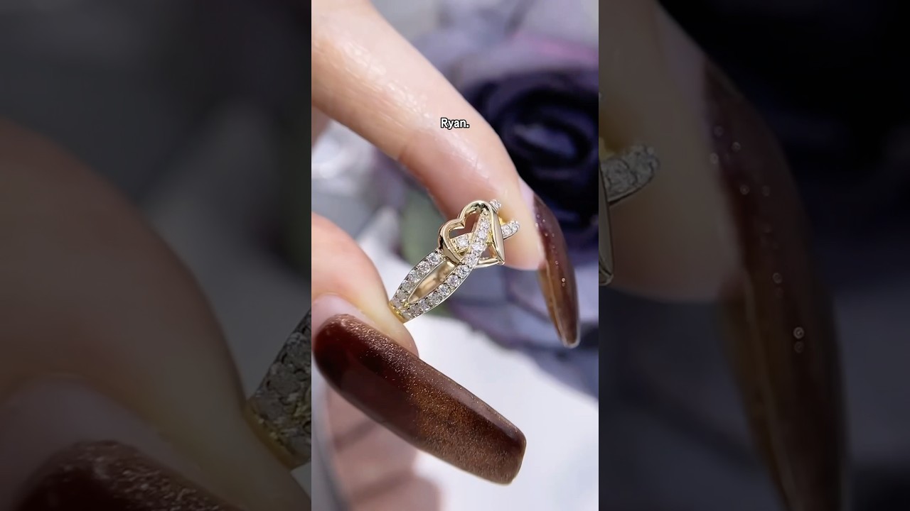 Whose ring is best Valentine gift for girlfriend?