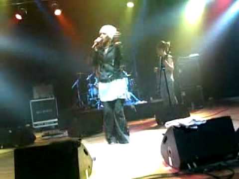 Mo'Kalamity - Walls