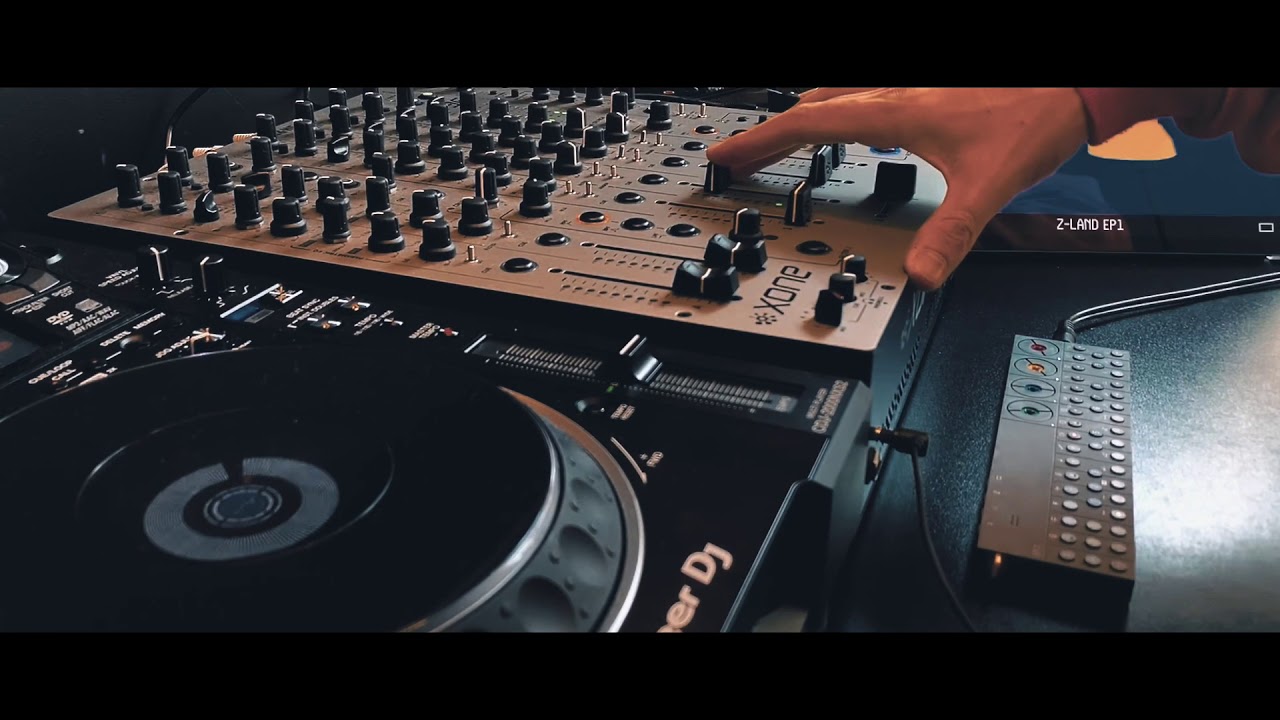 Bajo la mesa - Martín Vargas (Morat)