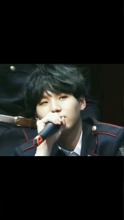 perbedaan jin dan suga saat mau dipukul sama bola #jin #suga #bts