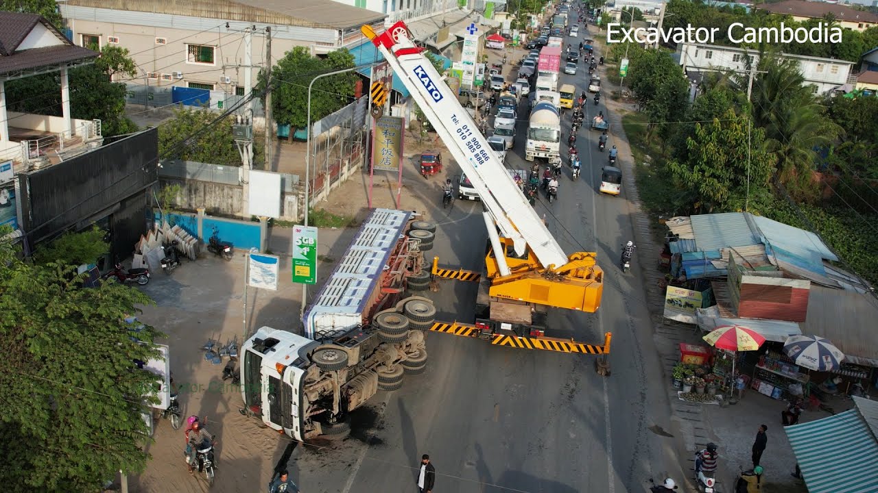 HINO 700 Dump Trailer Accident Recovery By Crane 12 Wheeler - Incredible HINO Dump Trailer Overturn