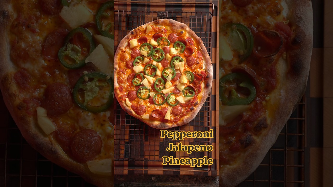 Pineapple on pizza is delicious 🤤 #pineappleonpizza #pizza