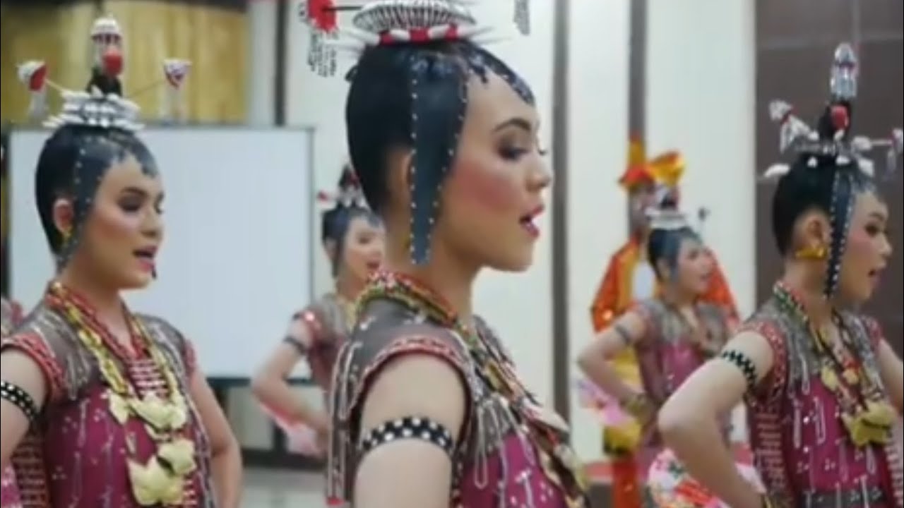 Tari Lariangi Kaledupa Wakatobi Sulawesi Tenggara Youtube