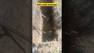 Ada Suara Dari Lubang Kubur