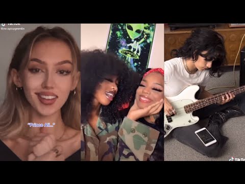 lesbian tiktoks (wlw/nblw) - christmas gay special !