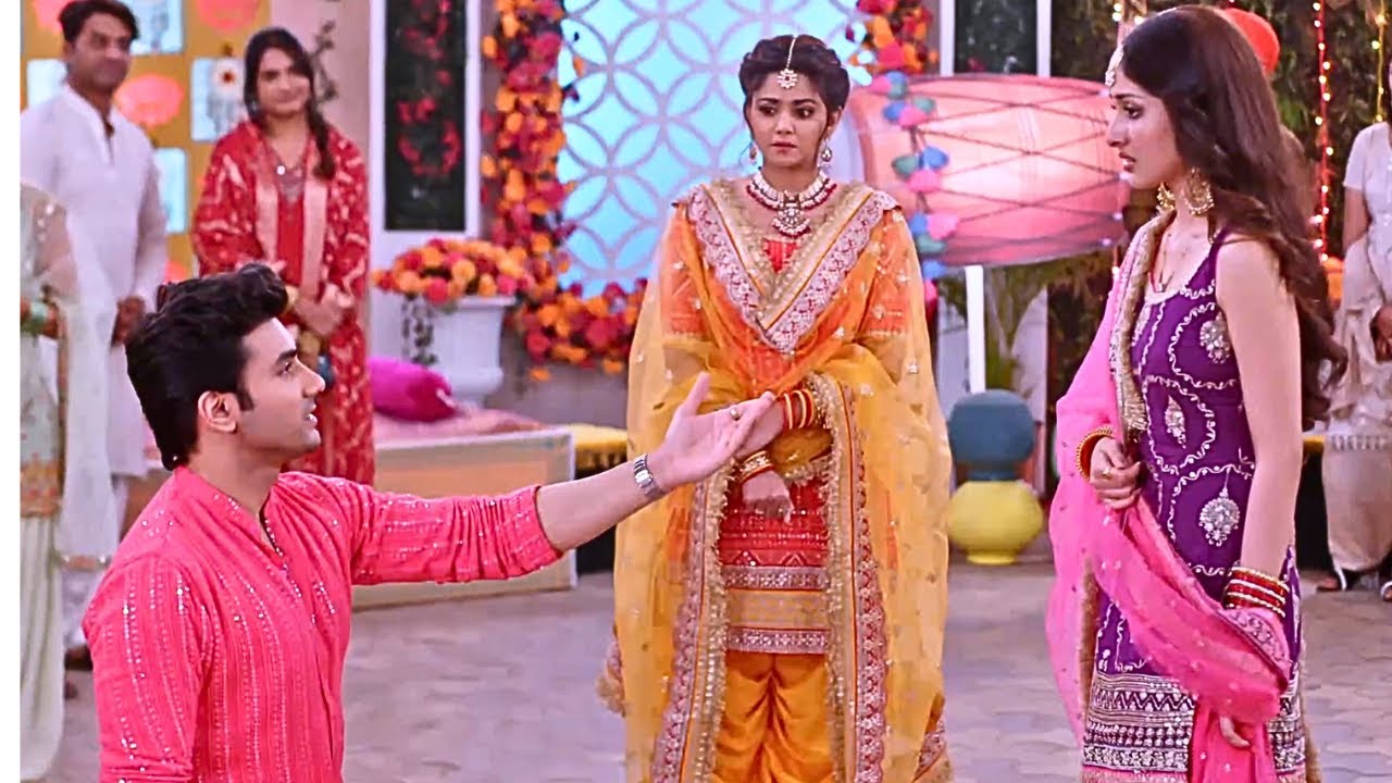 Parineetii EP 998 Promo: Rajeev Ne Investors Ke Samne Pari Ko Propose, Neeti Ne Gusse Me Lagayi Chot