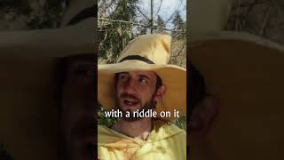 Riddle Pillar