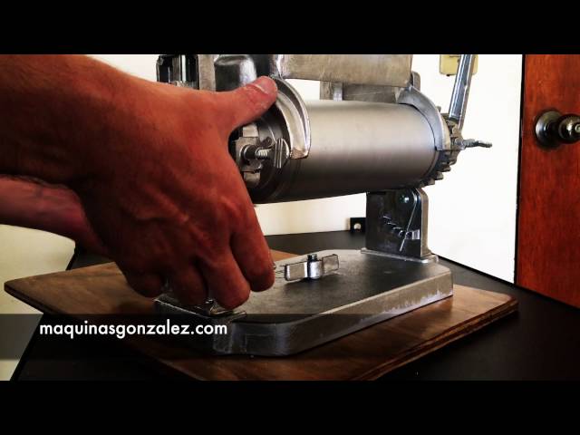 Maquina manual laminadora y cortadora para pasta - Corempro S.A