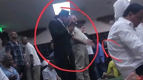 يهودي يصلي في مسجد المسلمين  وردة فعل المسلمين معه