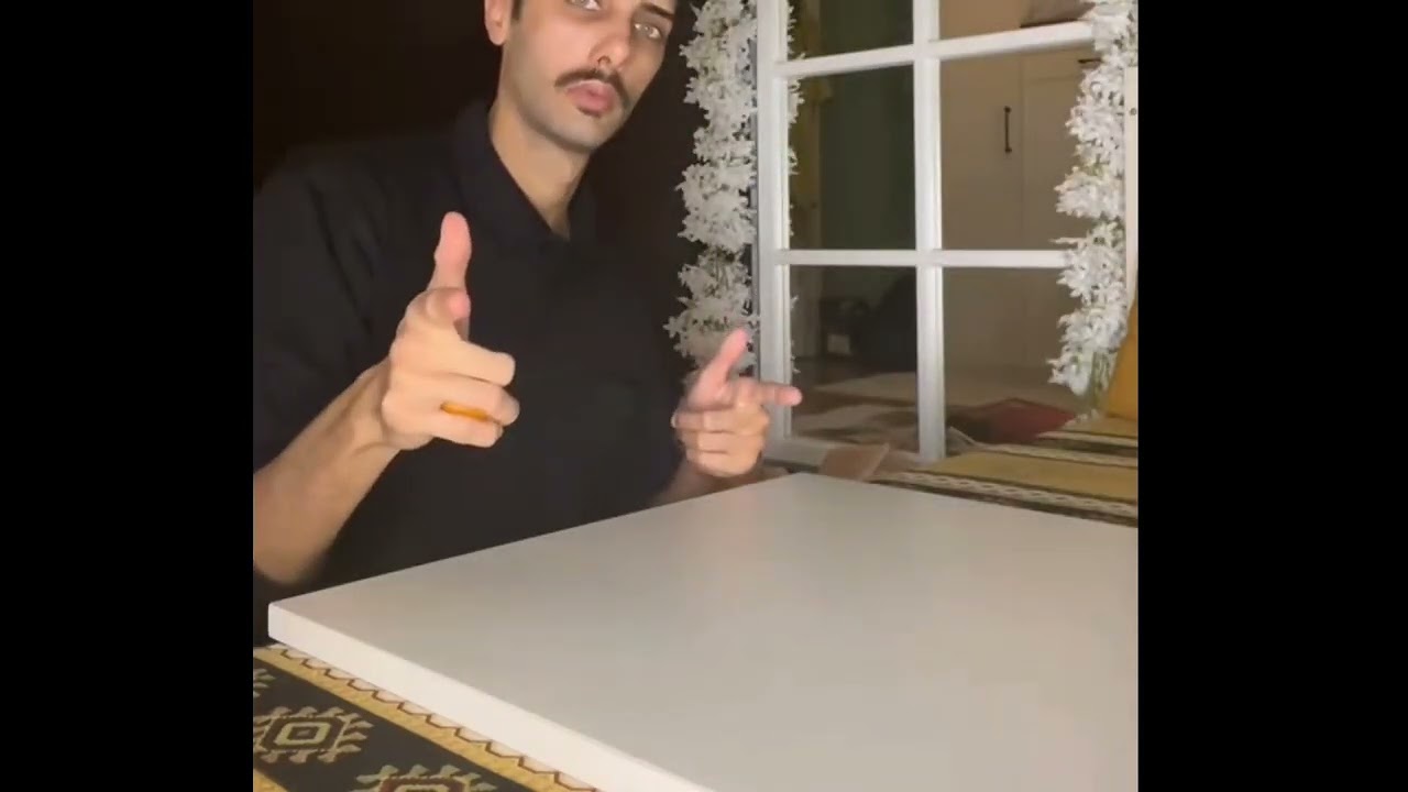 Catching the both  object and  the apple money cash and something... Do try it