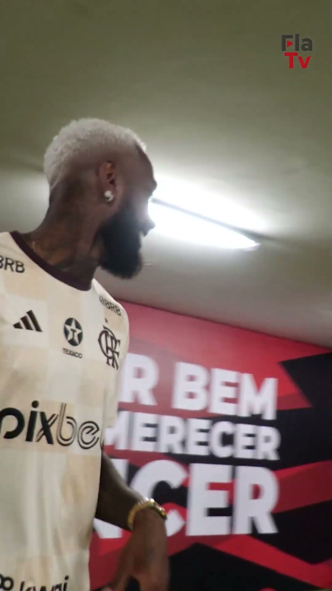 Descontração, mas habilidade pura também do nosso capitão!