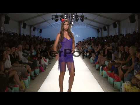 luli-fama---mercedes-benz-fashion-week-swim-2014-miami,-f...