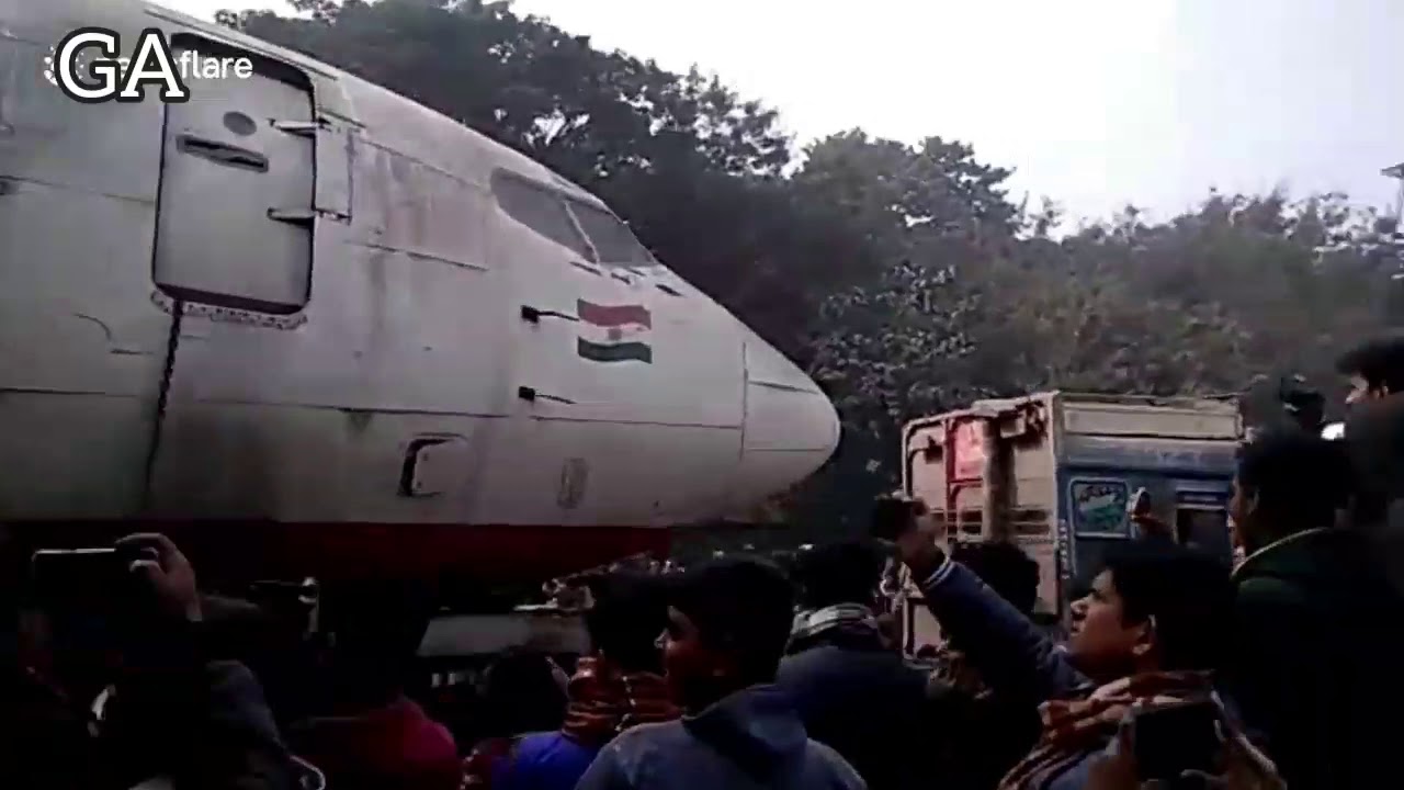 Watch an India Post aircraft get stuck under bridge in West Bengal