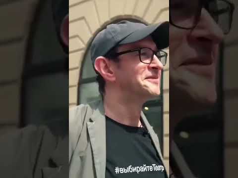 Константин Хабенский в метро.