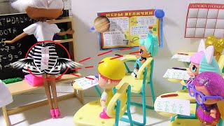 SCHOOL LOL! THE EVIL TEACHER AND FLYING CHEAT SHEETS cartoons with Darinelka dolls