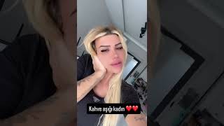 Kahve Aşığı Kadın