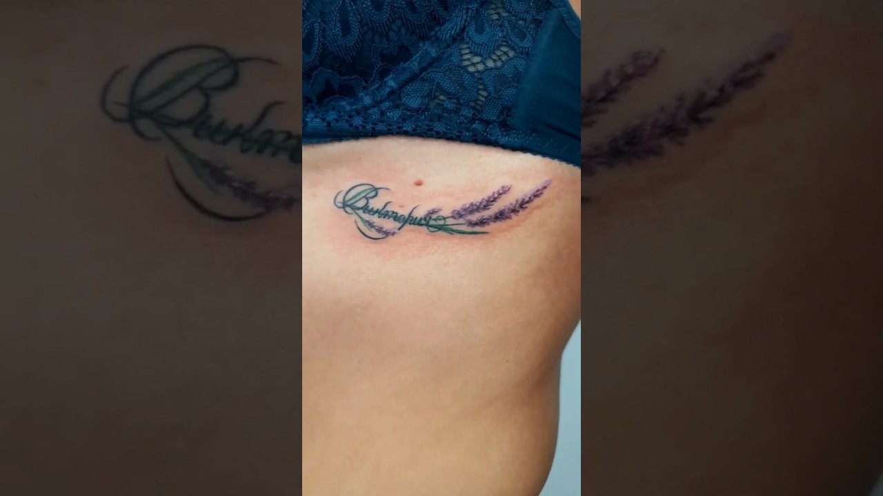 Мини тату под грудью, лаванда