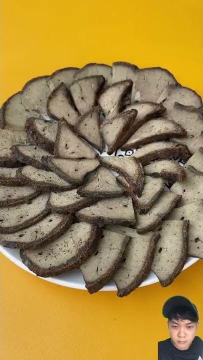 Moon Moon, don't sleep, you are sleeping after eating black pig liver #TikTok food creator #新农人Plan