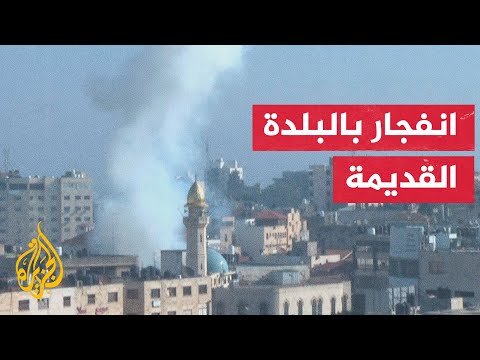 على الهواء مباشرة.. لحظة انفجار بالقرب من مسجد بالبلدة القديمة لمدينة جنين