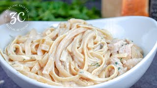 Pasta Alfredo con pollo y champiñones