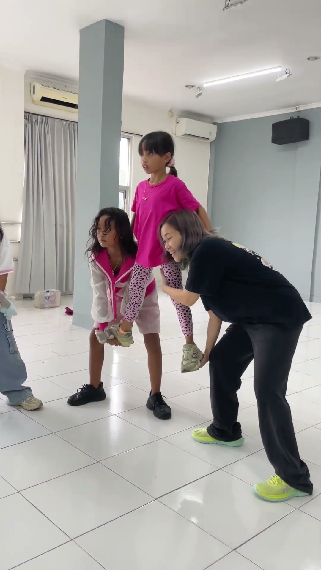 LEIKA LATIHAN DANCE SAMPAI DI ANGKAT KEREN BANGET!!! #leika #shorts