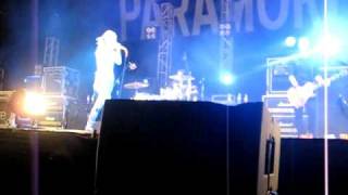 Paramore - Misery Business LIVE & FRONT ROW