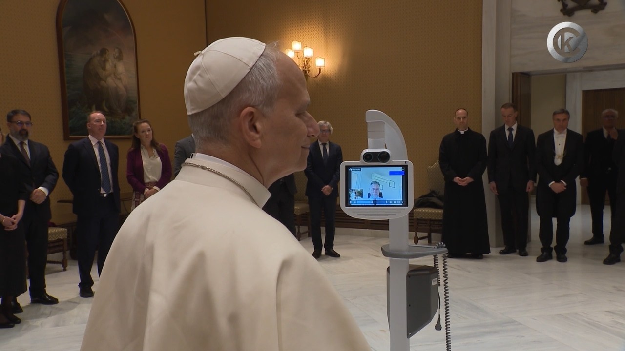 Papa Leone XIV: In dono un macchinario per il sistema di telemedicina
